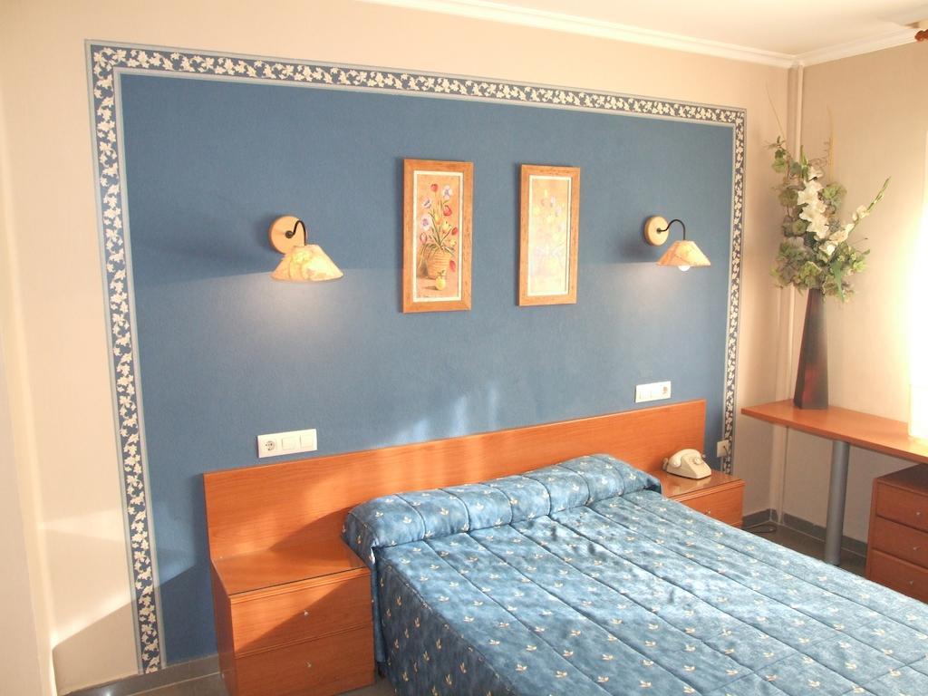 Hostal El Botero Monreal del Campo Room photo