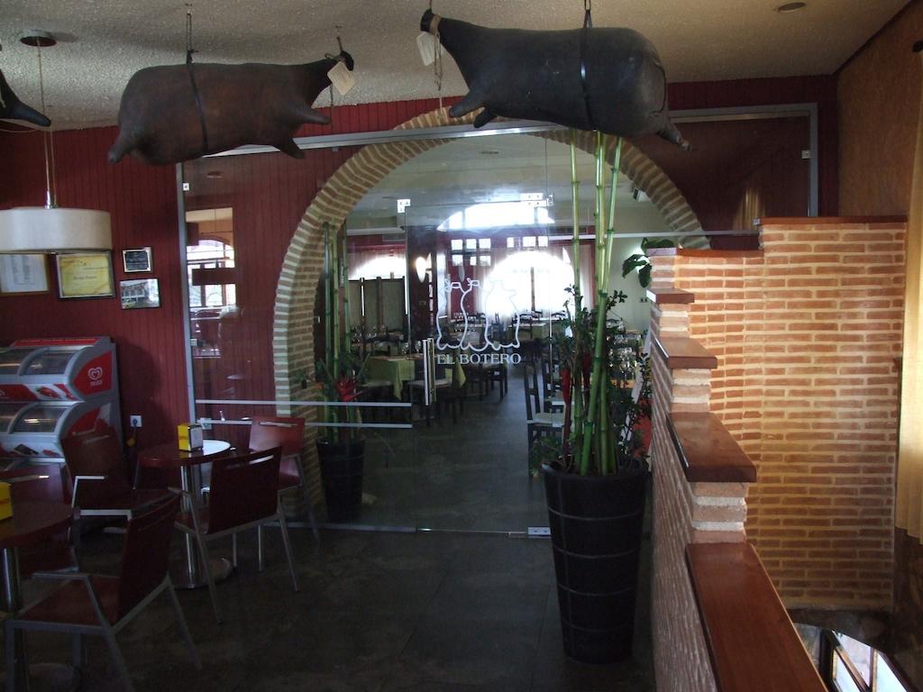 Hostal El Botero Monreal del Campo Exterior photo